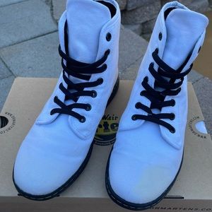 Dr. Martens Shoreditch Women’s US 9